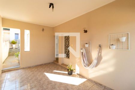 Casa à venda com 180m², 4 quartos e 2 vagas Casa à venda com 180m², 4 quartos e 2 vagasGaragem