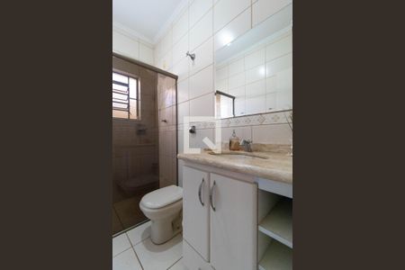 Casa à venda com 180m², 4 quartos e 2 vagas Casa à venda com 180m², 4 quartos e 2 vagasBanheiro 02