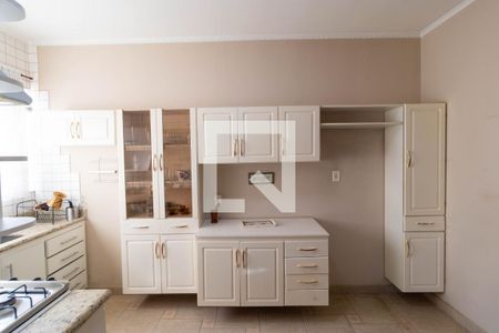 Casa à venda com 180m², 4 quartos e 2 vagas Casa à venda com 180m², 4 quartos e 2 vagasCozinha