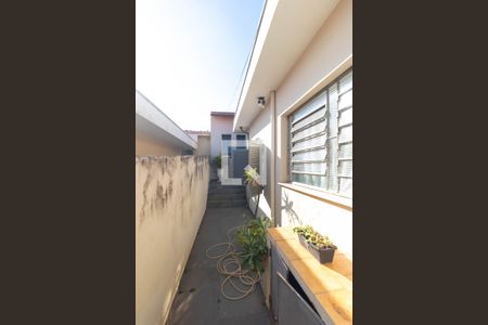 Casa à venda com 180m², 4 quartos e 2 vagas Casa à venda com 180m², 4 quartos e 2 vagasQuintal