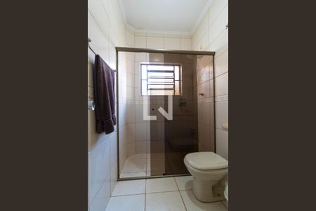 Casa à venda com 180m², 4 quartos e 2 vagas Casa à venda com 180m², 4 quartos e 2 vagasBanheiro 02