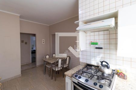 Casa à venda com 180m², 4 quartos e 2 vagas Casa à venda com 180m², 4 quartos e 2 vagasCozinha