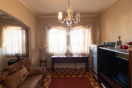 Casa à venda com 180m², 4 quartos e 2 vagas Casa à venda com 180m², 4 quartos e 2 vagasSalas