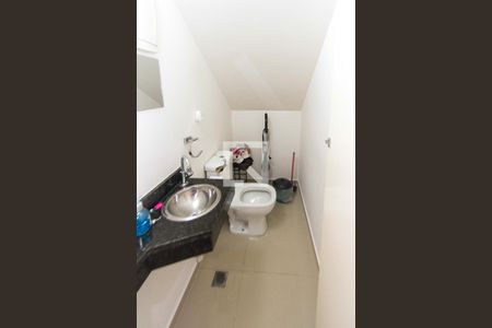 Lavabo de casa de condomínio para alugar com 2 quartos, 68m² em Vila Lúcia, São Paulo