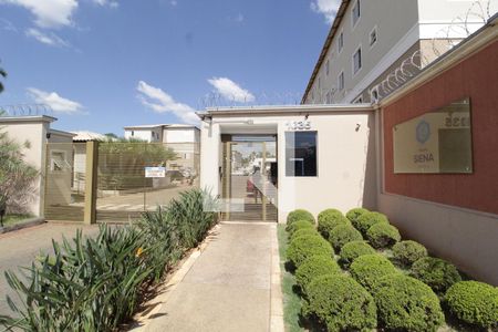 Apartamento para alugar com 52m², 2 quartos e 1 vagaFachada e portaria