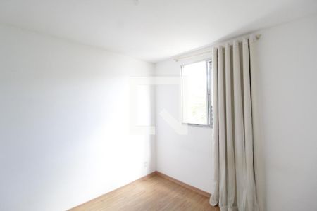 Quarto 2 de apartamento para alugar com 2 quartos, 52m² em Jardim Holanda, Uberlândia