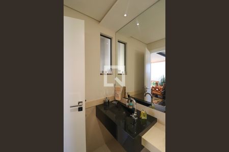 Apartamento à venda com 288m², 3 quartos e 3 vagas Apartamento à venda com 288m², 3 quartos e 3 vagasLavabo