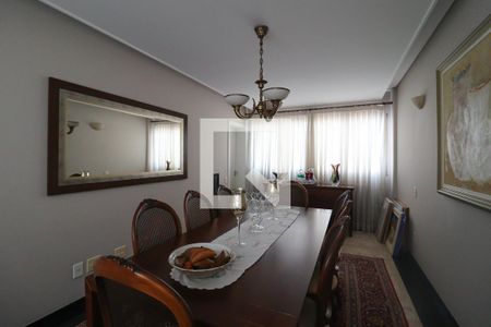 Apartamento à venda com 288m², 3 quartos e 3 vagas Apartamento à venda com 288m², 3 quartos e 3 vagasSala