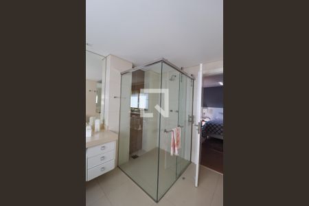 Apartamento à venda com 288m², 3 quartos e 3 vagas Apartamento à venda com 288m², 3 quartos e 3 vagasSuíte