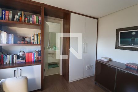 Apartamento à venda com 288m², 3 quartos e 3 vagas Apartamento à venda com 288m², 3 quartos e 3 vagasSuíte 2