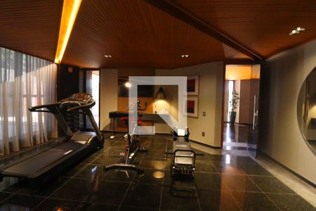 Apartamento à venda com 288m², 3 quartos e 3 vagas Apartamento à venda com 288m², 3 quartos e 3 vagasÁrea comum