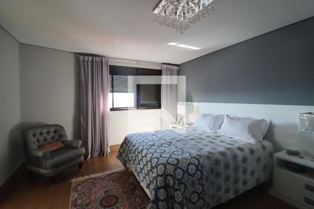 Apartamento à venda com 288m², 3 quartos e 3 vagas Apartamento à venda com 288m², 3 quartos e 3 vagasSuíte