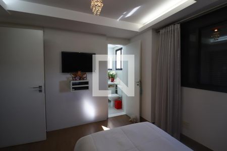 Apartamento à venda com 288m², 3 quartos e 3 vagas Apartamento à venda com 288m², 3 quartos e 3 vagasSuíte 3