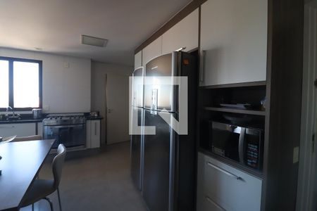 Apartamento à venda com 288m², 3 quartos e 3 vagas Apartamento à venda com 288m², 3 quartos e 3 vagasCozinha e Área de Serviço