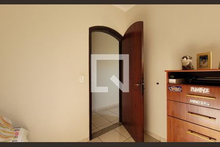 Casa à venda com 300m², 3 quartos e 2 vagasQuarto