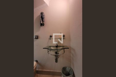 Casa à venda com 300m², 3 quartos e 2 vagasLavabo