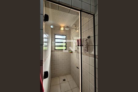 Casa à venda com 300m², 3 quartos e 2 vagasBanheiro da suíte 2