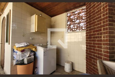 Casa à venda com 300m², 3 quartos e 2 vagasLavanderia 2