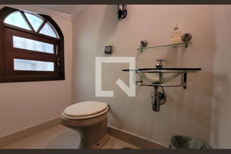 Casa à venda com 300m², 3 quartos e 2 vagasLavabo