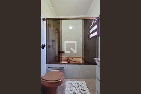 Casa à venda com 300m², 3 quartos e 2 vagasBanheiro