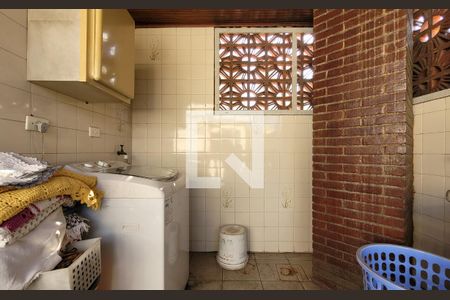 Casa à venda com 300m², 3 quartos e 2 vagasLavanderia 2