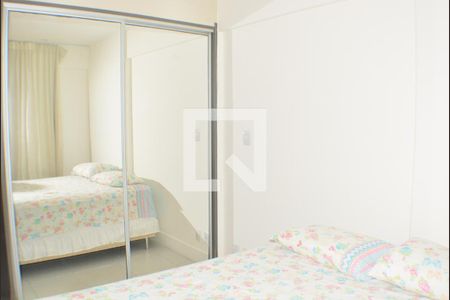 Quarto com banheiro de kitnet/studio para alugar com 1 quarto, 48m² em Pernambués, Salvador