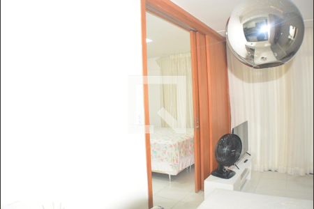 Detalhe Sala de kitnet/studio para alugar com 1 quarto, 48m² em Pernambués, Salvador