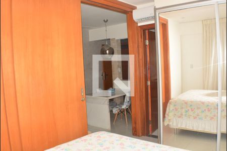 Quarto com banheiro de kitnet/studio para alugar com 1 quarto, 48m² em Pernambués, Salvador