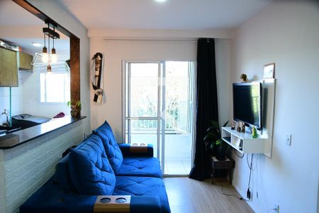 Sala de apartamento para alugar com 2 quartos, 50m² em Cemucam, Cotia