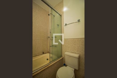 Casa de condomínio à venda com 243m², 4 quartos e 2 vagasBanheiro da Suíte