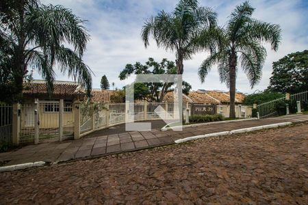 Casa de condomínio à venda com 243m², 4 quartos e 2 vagasFachada