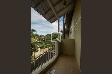 Casa de condomínio à venda com 243m², 4 quartos e 2 vagasVaranda