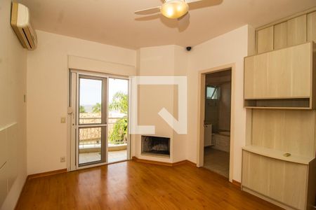 Casa de condomínio à venda com 243m², 4 quartos e 2 vagasSuite