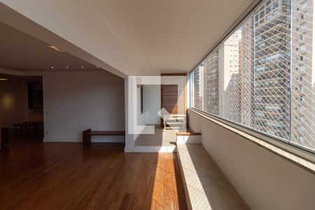 Varanda estendida de apartamento à venda com 3 quartos, 200m² em Brooklin Paulista, São Paulo