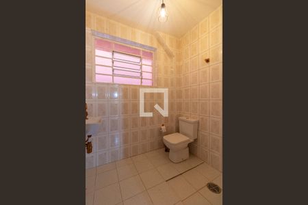 Casa à venda com 600m², 4 quartos e 4 vagas Casa à venda com 600m², 4 quartos e 4 vagasBanheiro da Área Externa