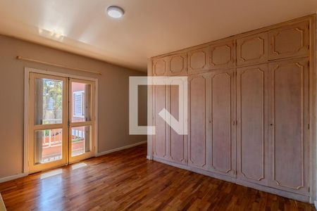 Casa à venda com 600m², 4 quartos e 4 vagas Casa à venda com 600m², 4 quartos e 4 vagasSuíte 2