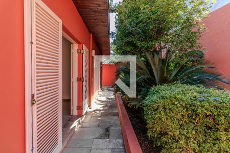 Casa à venda com 600m², 4 quartos e 4 vagas Casa à venda com 600m², 4 quartos e 4 vagasÁrea Externa