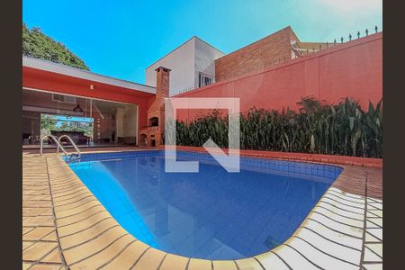 Casa à venda com 600m², 4 quartos e 4 vagas Casa à venda com 600m², 4 quartos e 4 vagasÁrea comum - Piscina