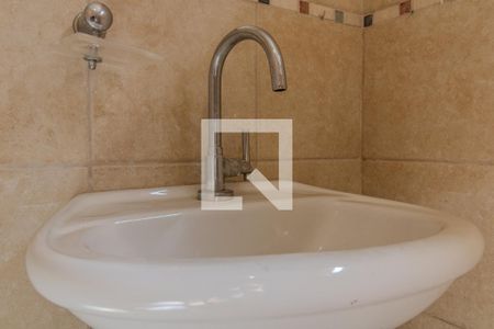 Casa à venda com 600m², 4 quartos e 4 vagas Casa à venda com 600m², 4 quartos e 4 vagasBanheiro de Serviço