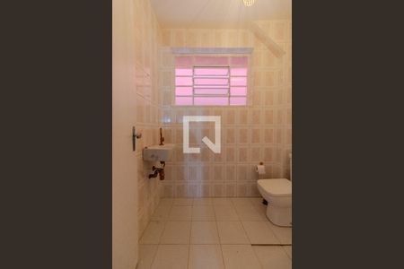 Casa à venda com 600m², 4 quartos e 4 vagas Casa à venda com 600m², 4 quartos e 4 vagasBanheiro da Área Externa