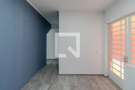 Casa à venda com 600m², 4 quartos e 4 vagas Casa à venda com 600m², 4 quartos e 4 vagasQuarto de Serviço