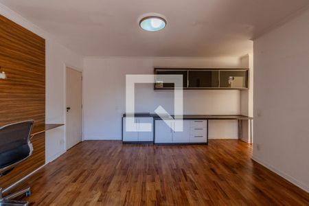 Casa à venda com 600m², 4 quartos e 4 vagas Casa à venda com 600m², 4 quartos e 4 vagasEscritório