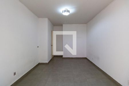 Casa à venda com 600m², 4 quartos e 4 vagas Casa à venda com 600m², 4 quartos e 4 vagasQuarto 1