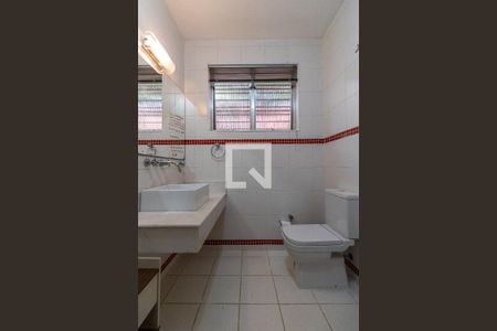 Casa à venda com 600m², 4 quartos e 4 vagas Casa à venda com 600m², 4 quartos e 4 vagasBanheiro da Suíte