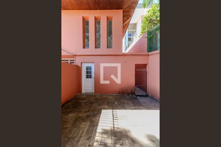 Casa à venda com 600m², 4 quartos e 4 vagas Casa à venda com 600m², 4 quartos e 4 vagasÁrea Externa