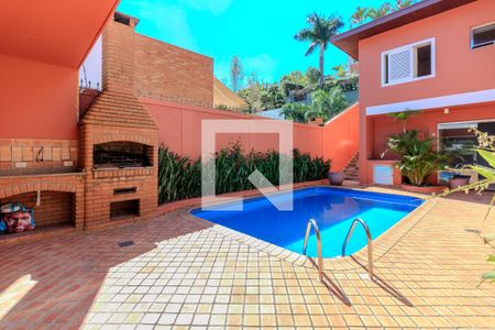 Casa à venda com 600m², 4 quartos e 4 vagas Casa à venda com 600m², 4 quartos e 4 vagasÁrea comum - Piscina