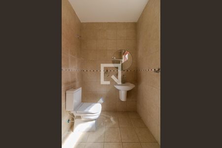 Casa à venda com 600m², 4 quartos e 4 vagas Casa à venda com 600m², 4 quartos e 4 vagasBanheiro de Serviço