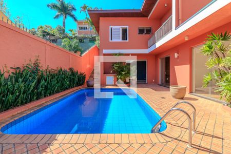 Casa à venda com 600m², 4 quartos e 4 vagas Casa à venda com 600m², 4 quartos e 4 vagasÁrea comum - Piscina