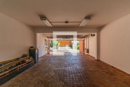 Casa à venda com 600m², 4 quartos e 4 vagas Casa à venda com 600m², 4 quartos e 4 vagasGaragem