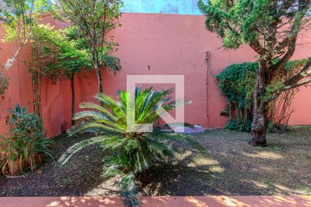 Casa à venda com 600m², 4 quartos e 4 vagas Casa à venda com 600m², 4 quartos e 4 vagasÁrea Externa